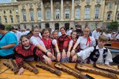 dobronyi-rozsak-legnagyobb-citeraegyuttes-guiness-01