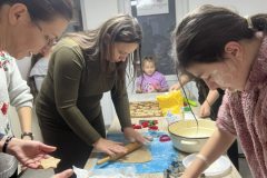 adventi-mezeskalacsssutes-2025-55