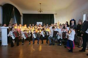 Karácsonyi koncert a Beregszászi Tulipán Tanodában 2025