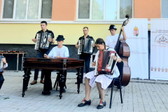 utnt-zaro-3